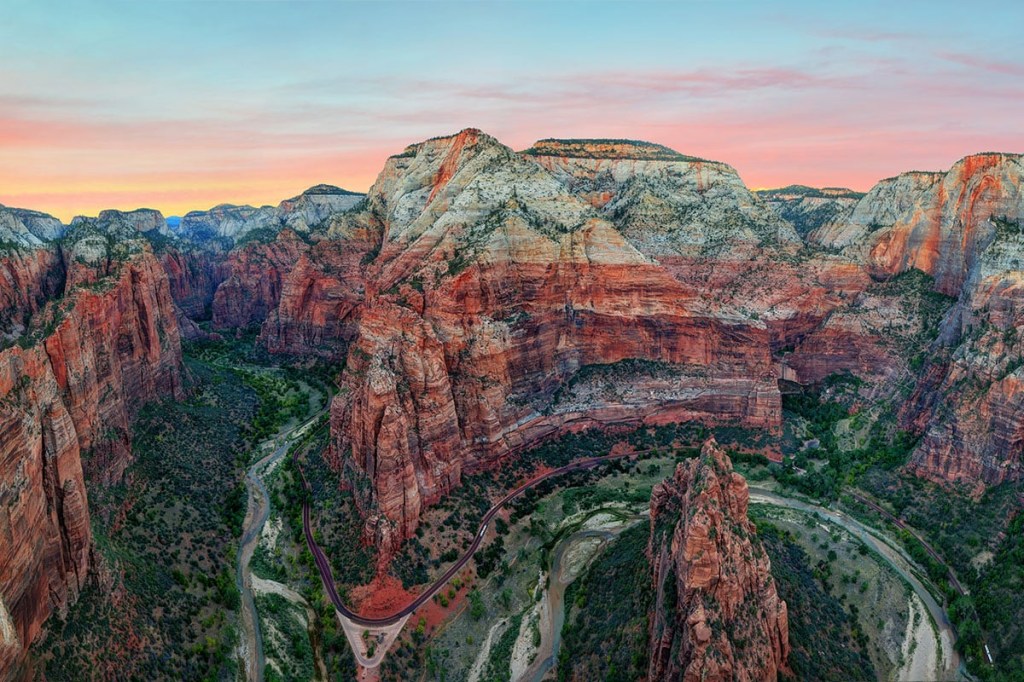 Picture of: The Essential Zion National Park Travel Guide – Bearfoot Theory